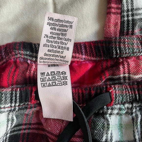 Victorias’s Secret 2pc Plaid Pajama Set Long Sleeve Button Down and Pants - Picture 15 of 15